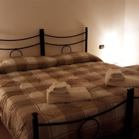 Le Tre Stelle Bed & Breakfast Ronco all'Adige Ngoại thất bức ảnh